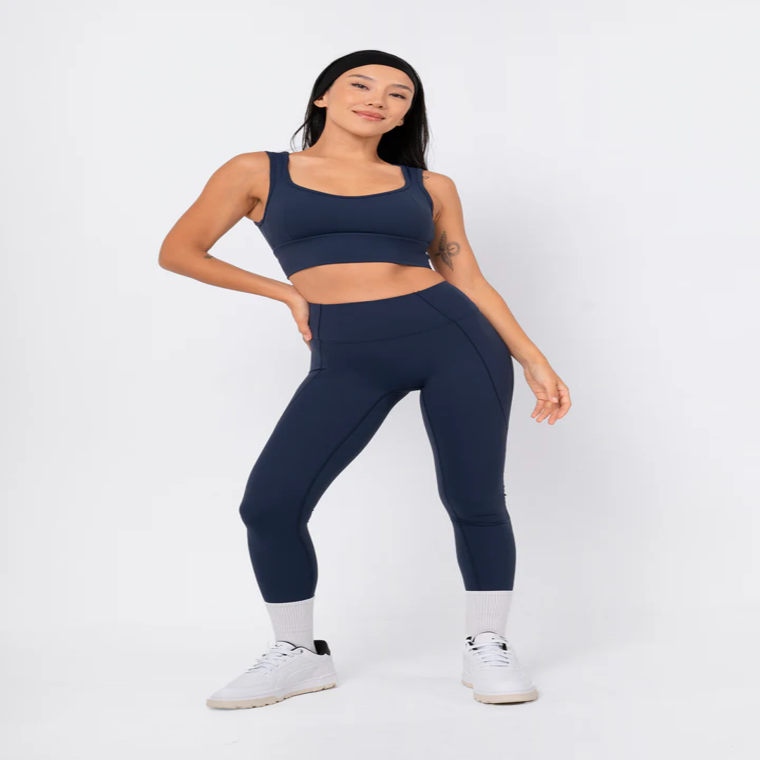 Center Stage Activewear Set – Women's Fitness Apparel | Malaysia Wholesale