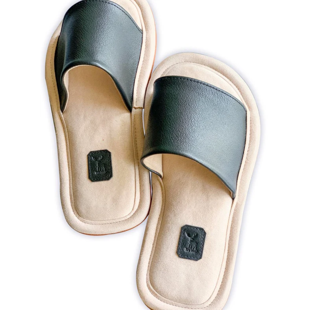 Men Indoor Leather Slippers Soft Cushioned Sole Comfortable Stylish Footwear for Everyday Home Use