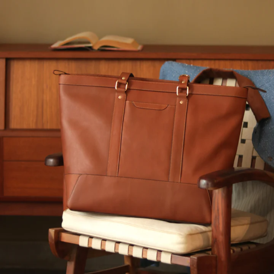 Genuine Leather Handbag for Women Stylish Spacious Durable Design Perfect for Office and Daily Use