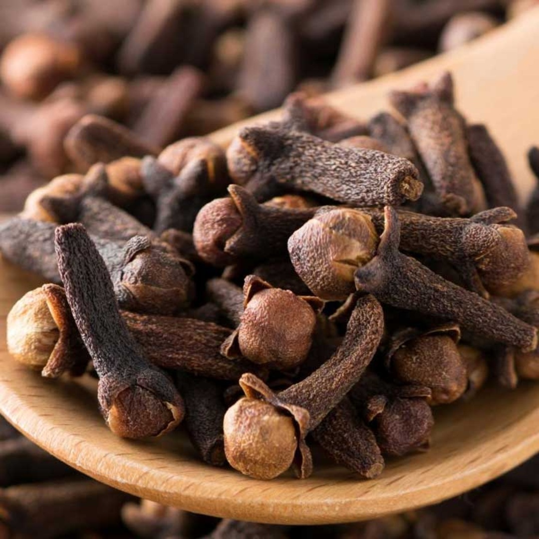 Cloves For Rich Aroma And Natural Freshness